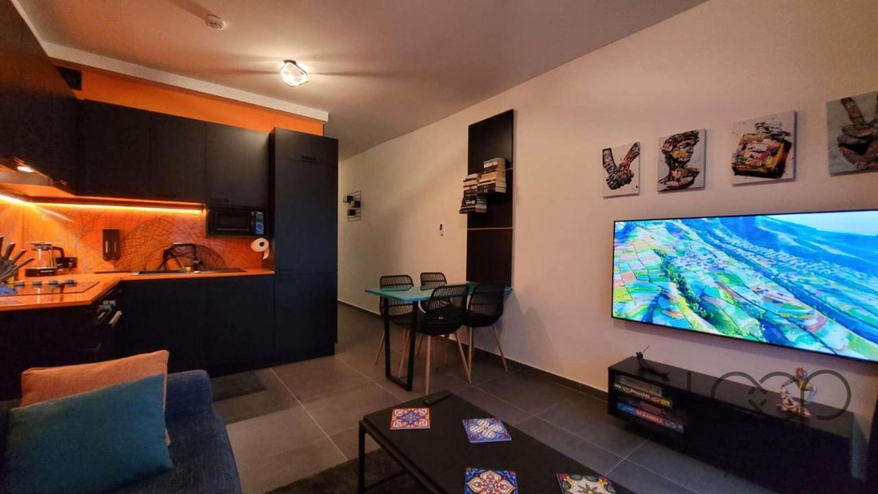 Modern - 50 M From Sea - Free Wi-Fi - Super Cool - Terrace - Fully Air-Conditioned خليج سانت بول المظهر الخارجي الصورة